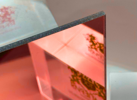 Зеркальный монолитный поликарбонат IRROX-REFLECTION GP, красный, 2*1000*2000мм