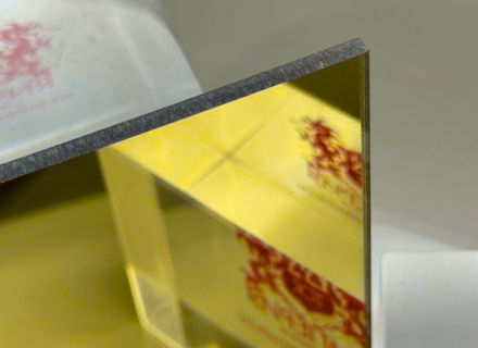 Зеркальный монолитный поликарбонат IRROX-REFLECTION GP, желтый, 3*1000*2000мм