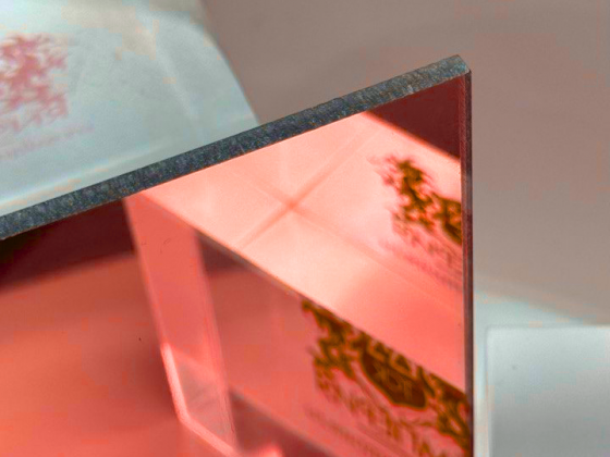 Зеркальный монолитный поликарбонат IRROX-REFLECTION GP, красный, 3*1000*2000мм